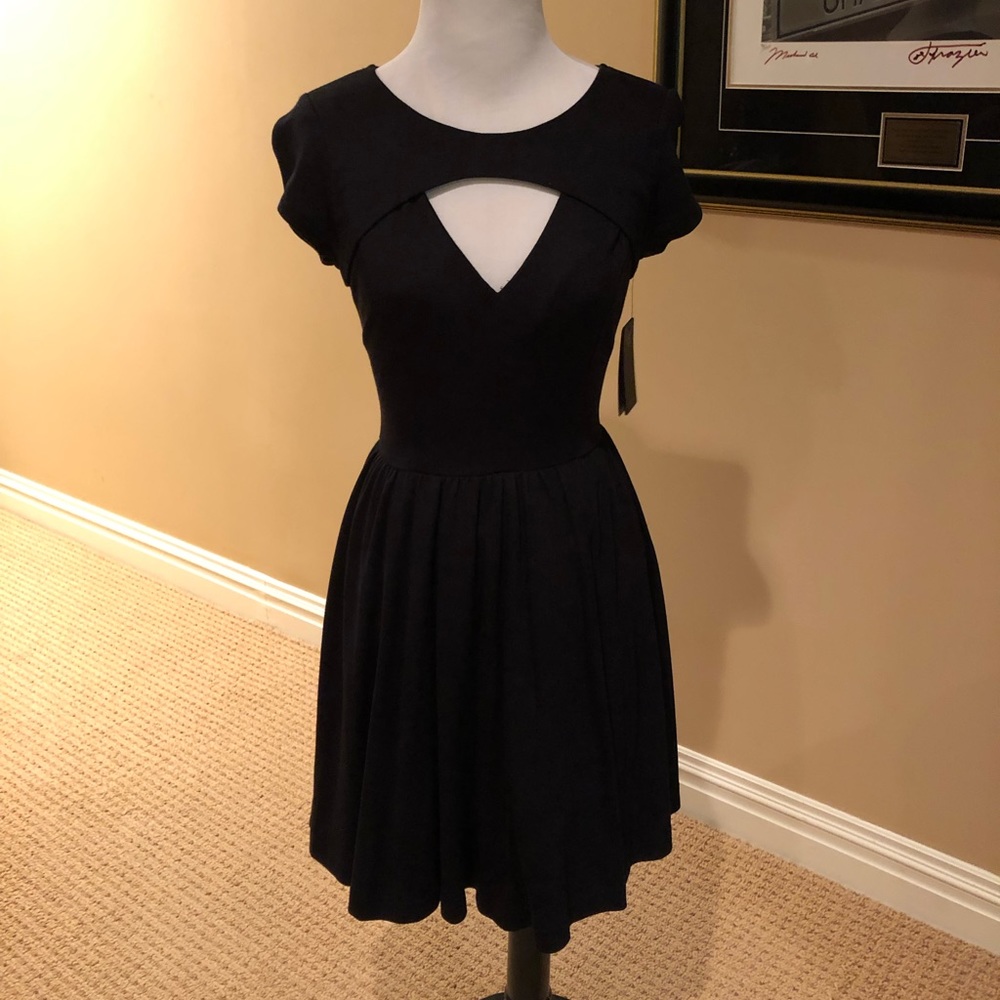 Fit & flare cut out dress new w/tags GUESS